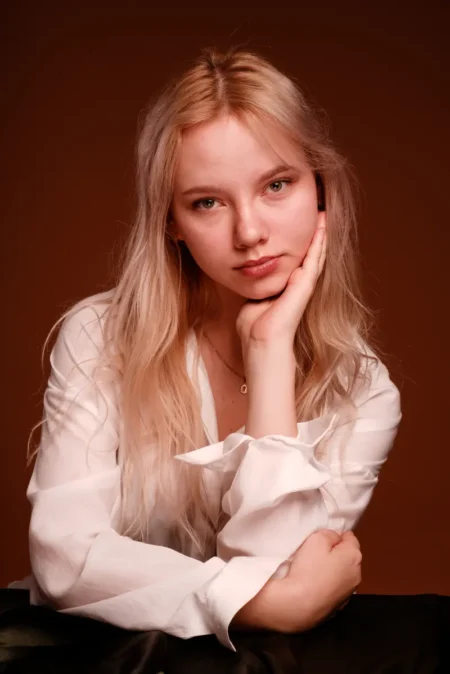OLIVIA by Štefan Chodúr — JOLIE Magazine editorial