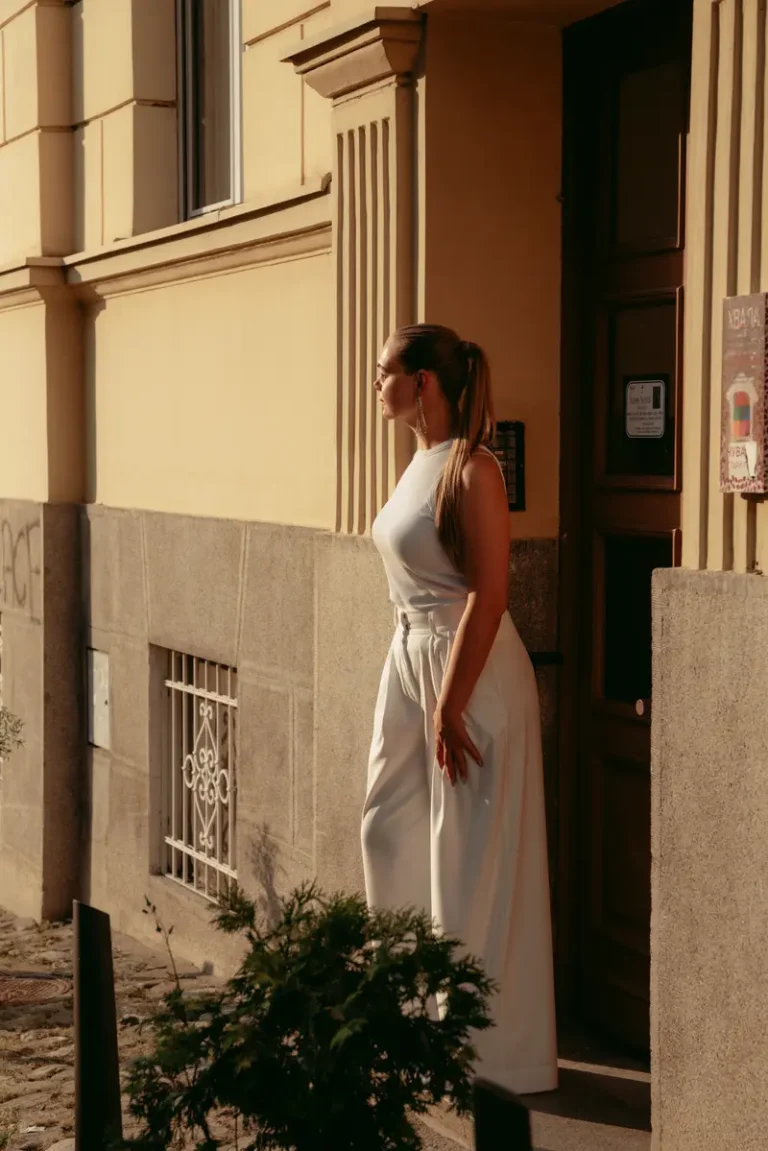 City walk by Ira Wind — JOLIE Magazine editorial