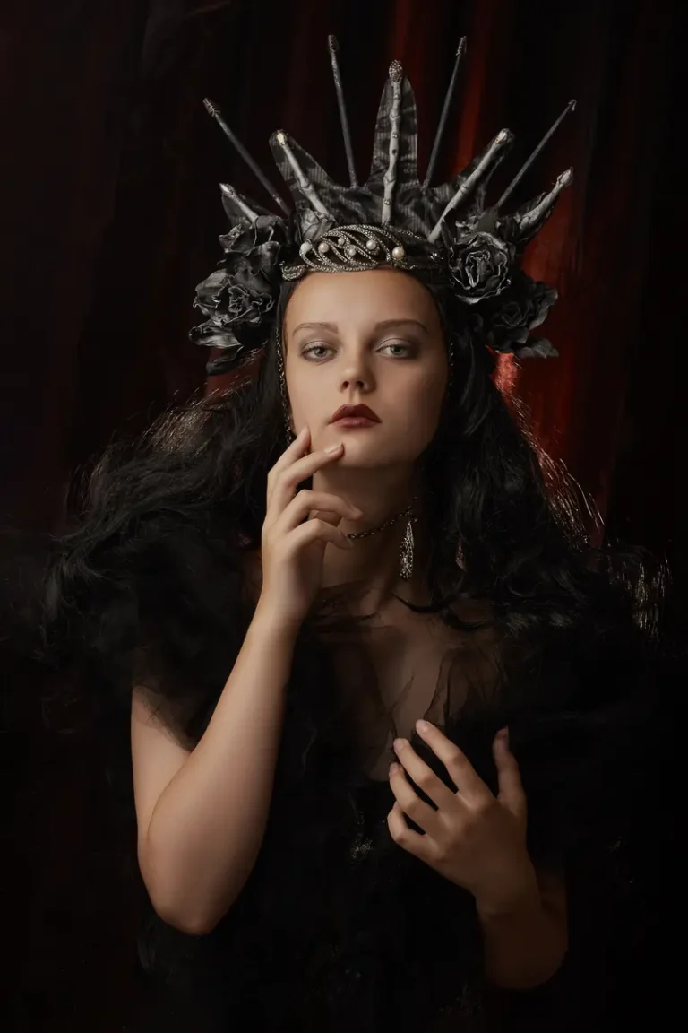 Черная роза by Oksana Antsiferova — JOLIE Magazine editorial