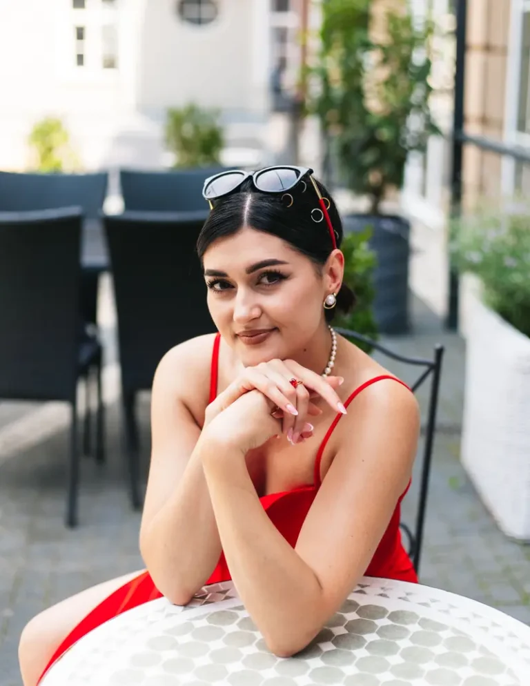 The power of individuality by Natasha Oles — JOLIE Magazine editorial
