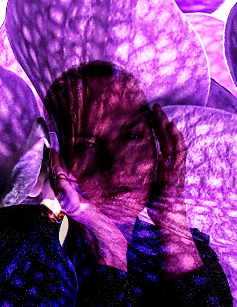 Metallic Flower by Yvonne Kiss — JOLIE Magazine editorial