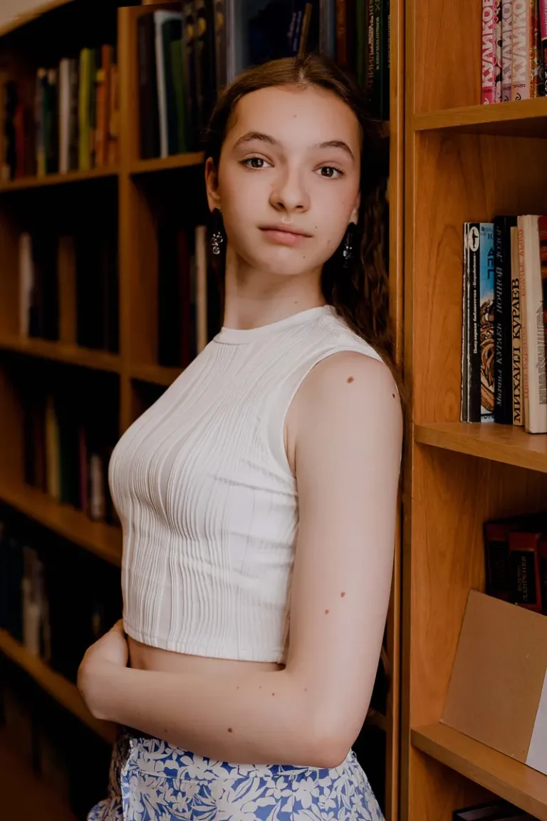 Read and dream by Olga Kriventsova — JOLIE Magazine editorial
